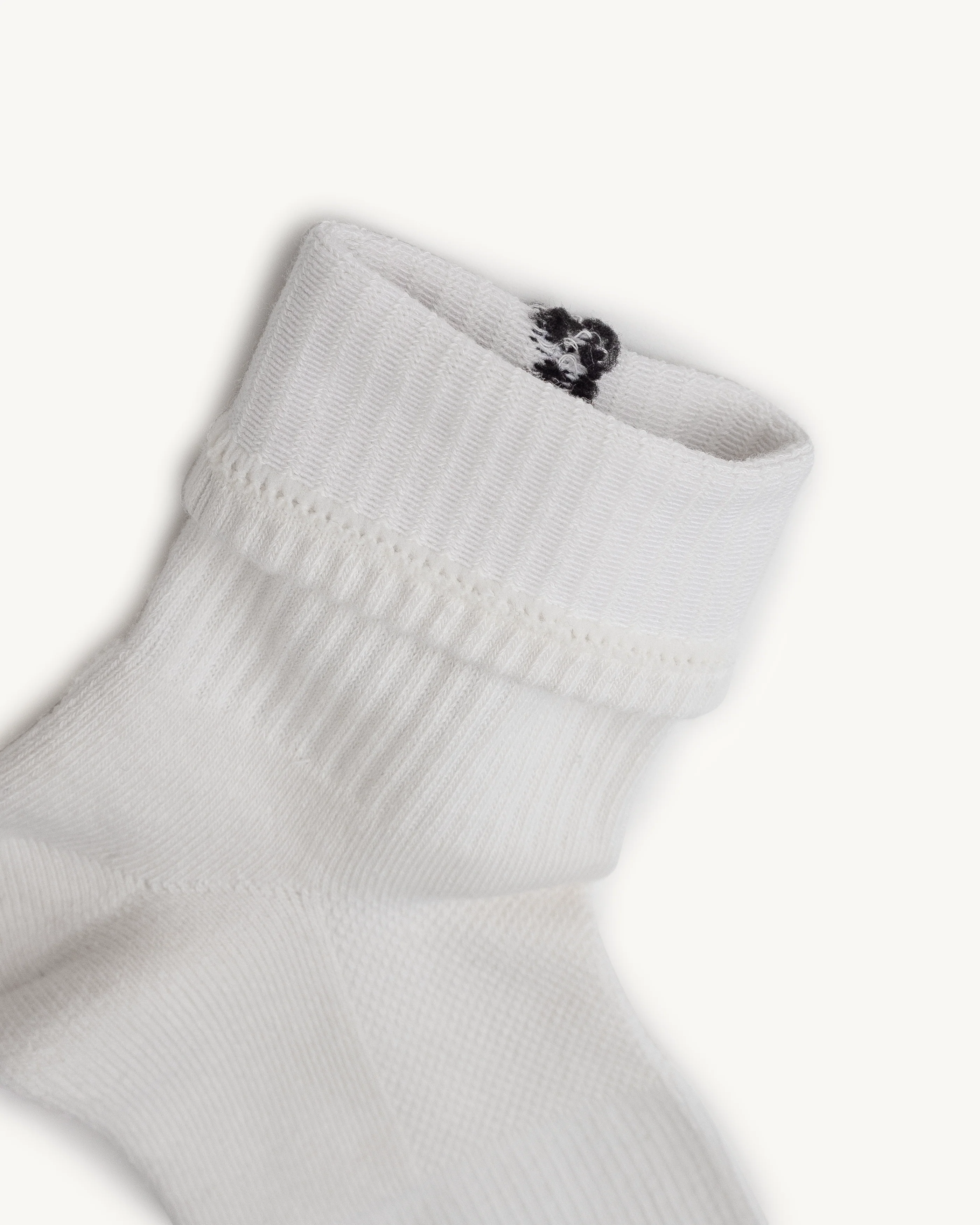 Signature Red Thread Low Crew - Image 6